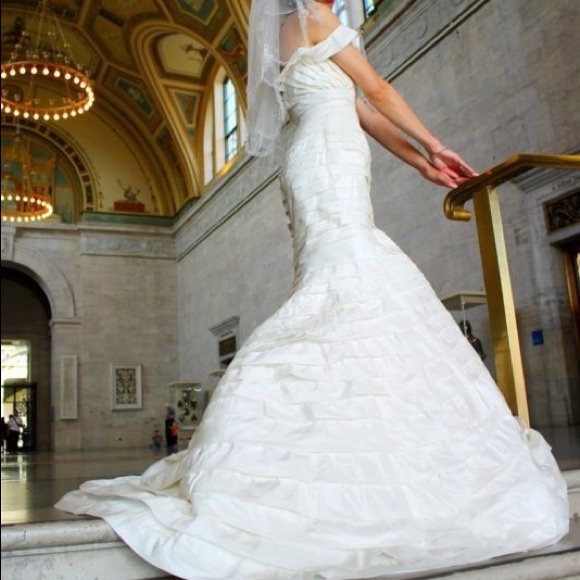 Wedding gown BeBe layered silk taffeta size 6 NWT - Picture 5 of 8